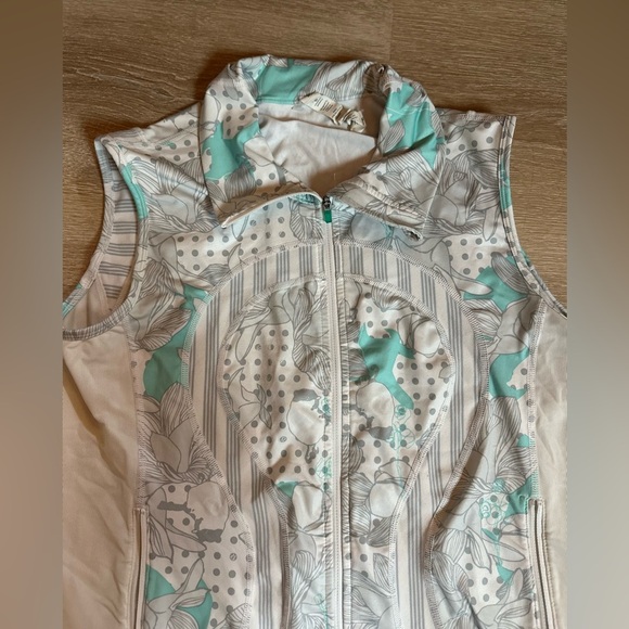 LULULEMON VEST, RARE!!!!!!! Size 8 - Picture 6 of 10